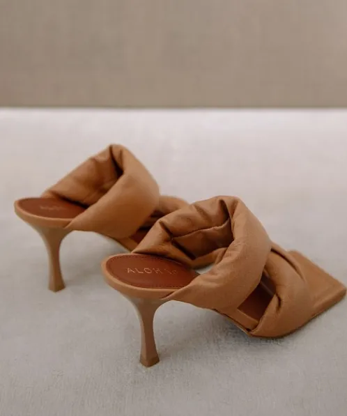 ALOHAS Sandals>Twist Strip Heel Camel