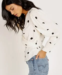 ASTR the Label Tops><noscript><img width=