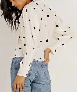 ASTR the Label Tops><noscript><img width=