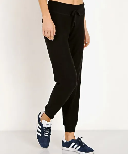 Beyond Yoga Bottoms>Lounge Around Midi Jogger Black