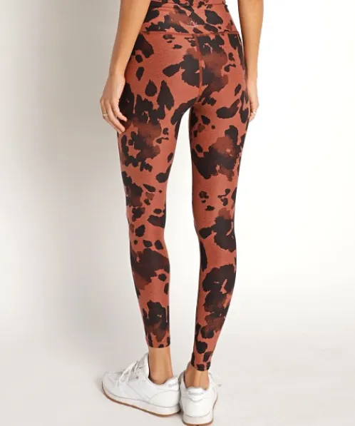 Beyond Yoga Bottoms>Midi Printed High Waisted Legging Copper Cow
