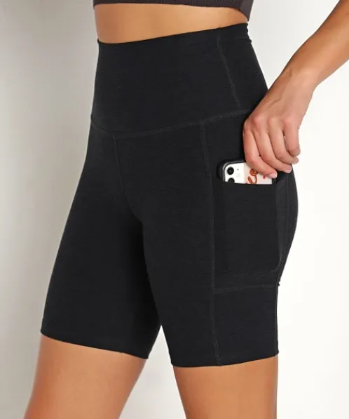Beyond Yoga Bottoms>Spacedye Team Pockets High Waisted Biker Short Dark