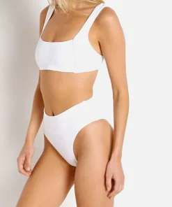 Bond-Eye Bikinis><noscript><img width=