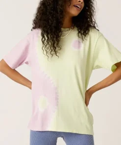 Daydreamer Tops><noscript><img width=