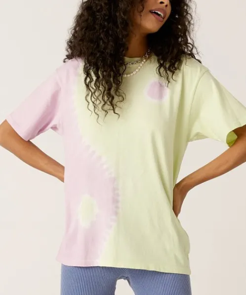 Daydreamer Tops>Lotus Yin Yang Weekend Tee