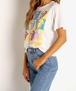 Daydreamer Tops><noscript><img width=