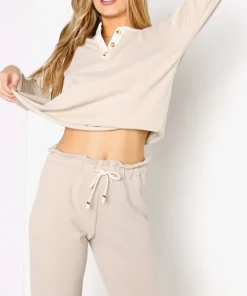 DONNI. Tops><noscript><img width=