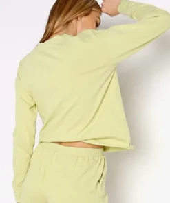 DONNI. Tops><noscript><img width=