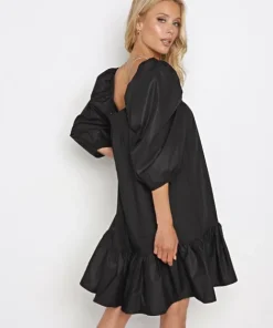 En Saison Dresses><noscript><img width=