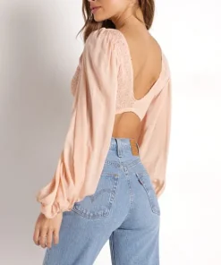 Indah Tops><noscript><img width=