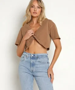 Joah Brown Tops>Twist Tee Cotton Toast