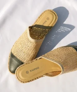 Kaanas Sandals | Flats><noscript><img width=