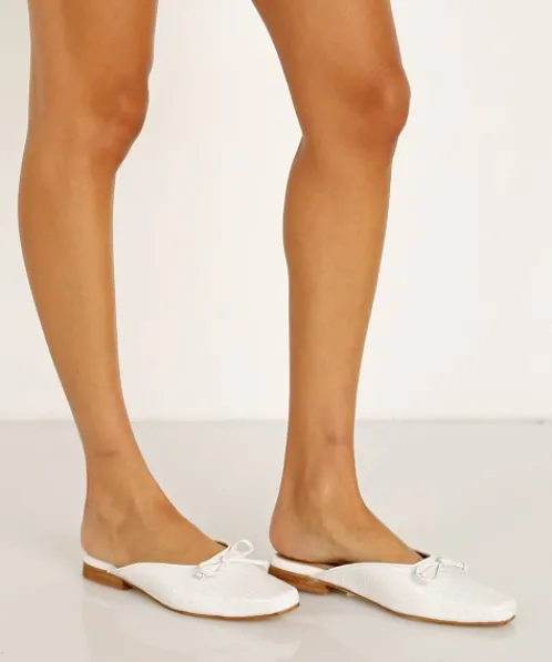 Kaanas Flats>Seville Square Toe Ballerina Mule White