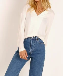 Knot Sisters Tops><noscript><img width=