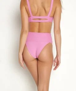 L Space Bikinis><noscript><img width=