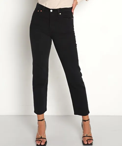 Levi's Pants>Wedgie Straight Jeans Black Heart