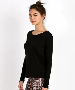 Onzie Tops><noscript><img width=