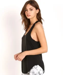 Onzie Tops><noscript><img width=