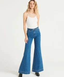 Rollas Pants>Eastcoast Flare Jean Ashley Blue