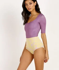 Seea One Pieces><noscript><img width=