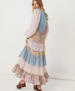 Spell Dresses><noscript><img width=