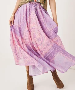 Spell Skirts><noscript><img width=