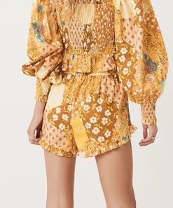 Spell Shorts><noscript><img width=