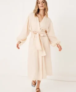 Spell Robes | Kimonos>Mae Linen Robe Meringue