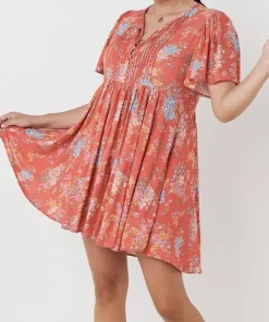 Spell Dresses><noscript><img width=