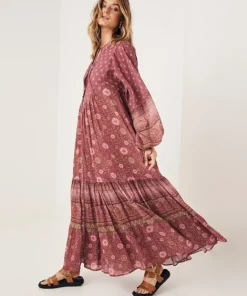 Spell Dresses><noscript><img width=