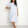 Sweet En Forme Dresses>Plaid Trapeze and Swing Midi Dress