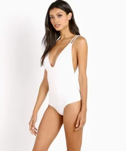 Tori Praver One Pieces><noscript><img width=