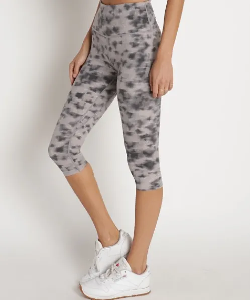 Varley Bottoms>Let's Go Crop 18' Legging Concert Leaf