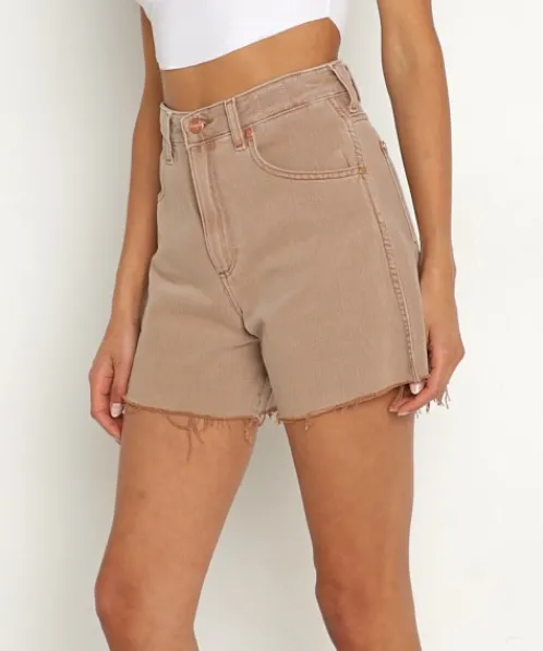 Wrangler Shorts>A-Line Short Ochre
