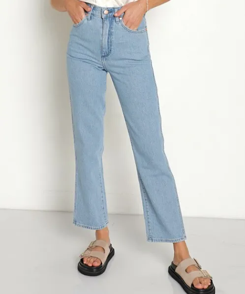 Wrangler Pants>Wild West 603 High Rise Straight Jean Bluestone