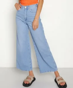 Wrangler Pants>World Wide 661 High Rise Wide Leg Crysal Ice